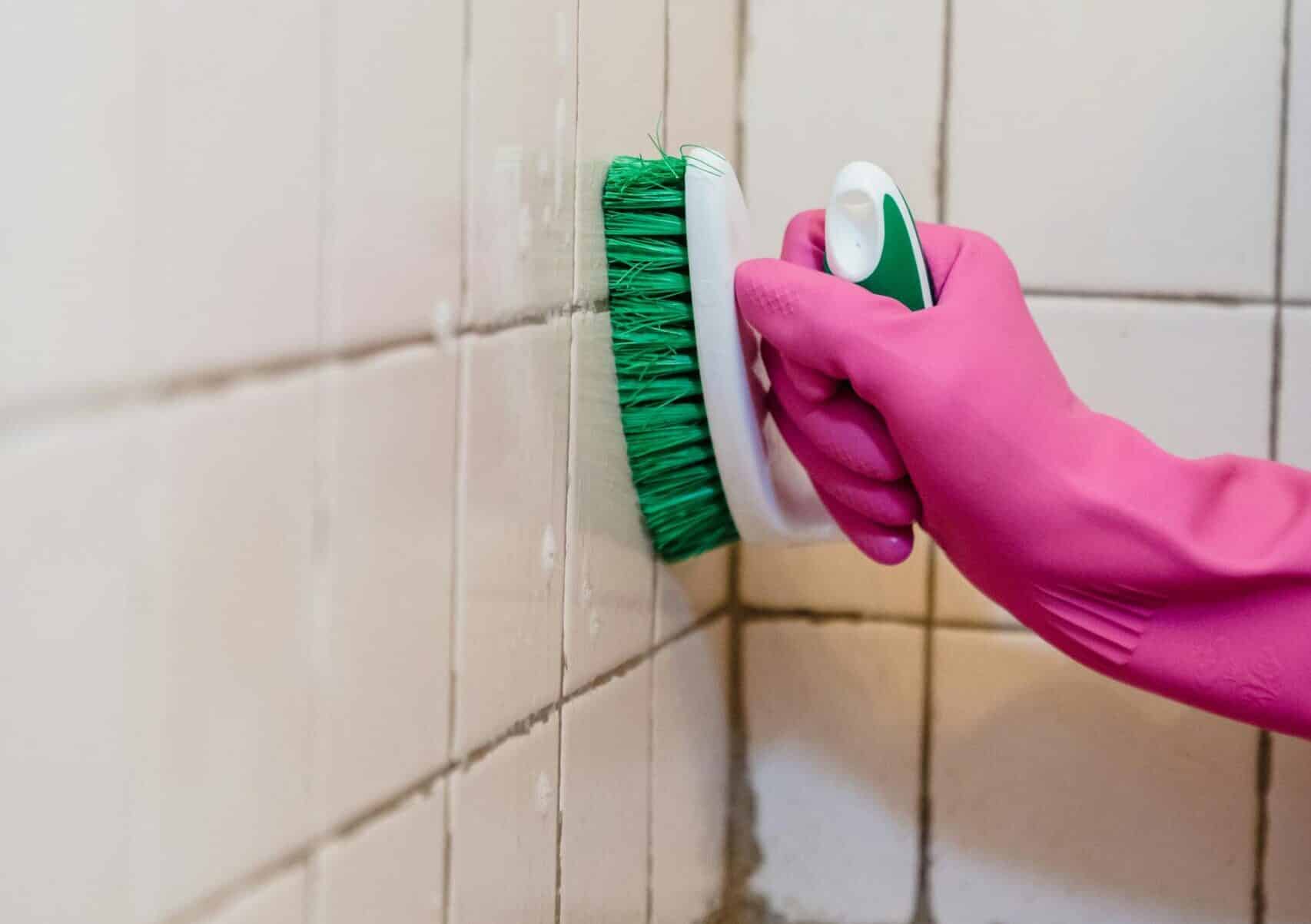 The Complete Guide to Cleaning Bathroom Tiles